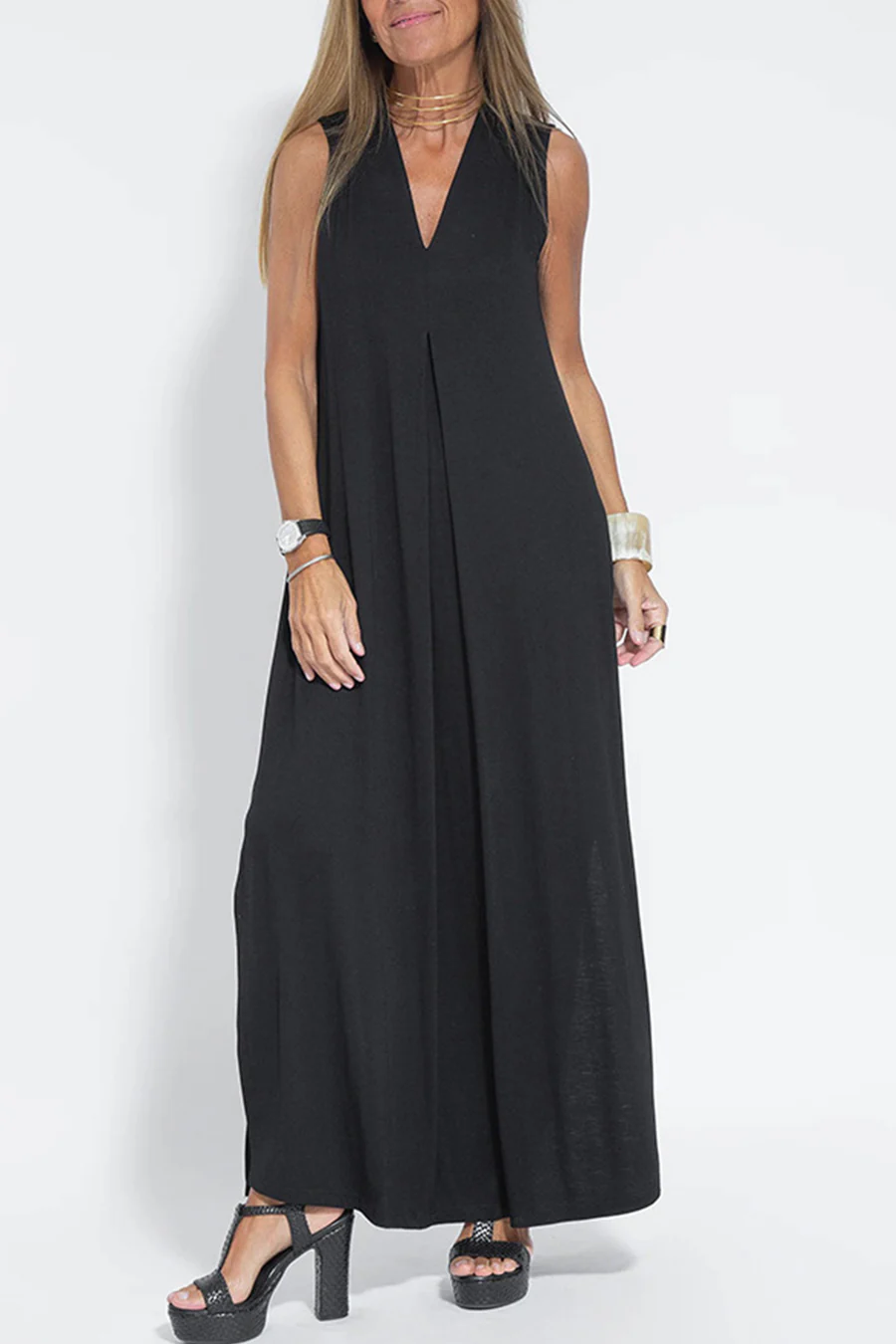 Sleeveless Long Dress in Solid Color for an Elegant and Comfortable Style
