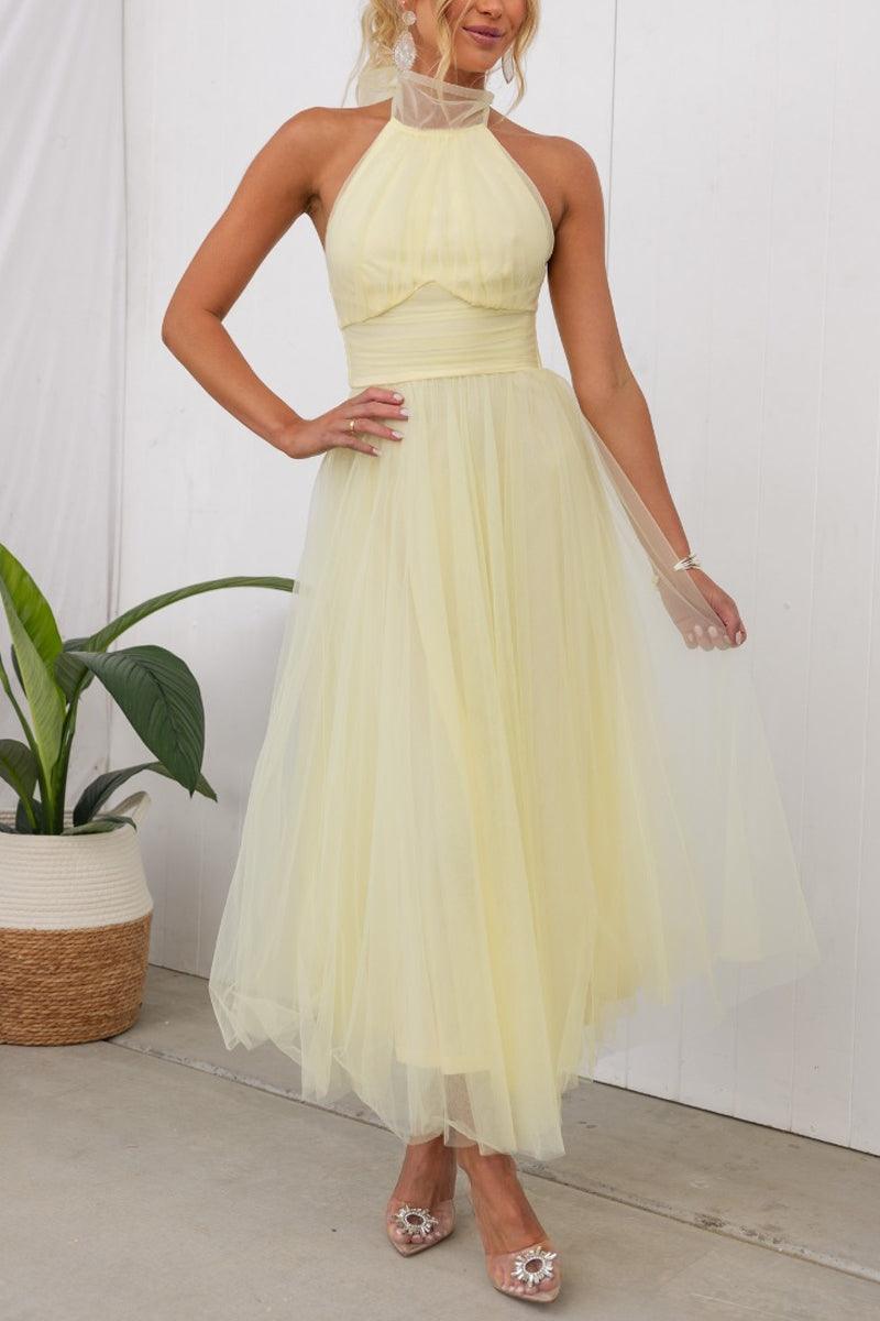Elegant Maxi Dress with Tulle Details and Halter Neckline - Perfect for a Fairy-tale Look