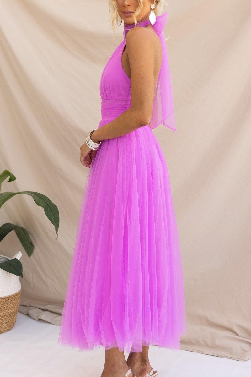 Elegant Maxi Dress with Tulle Details and Halter Neckline - Perfect for a Fairy-tale Look