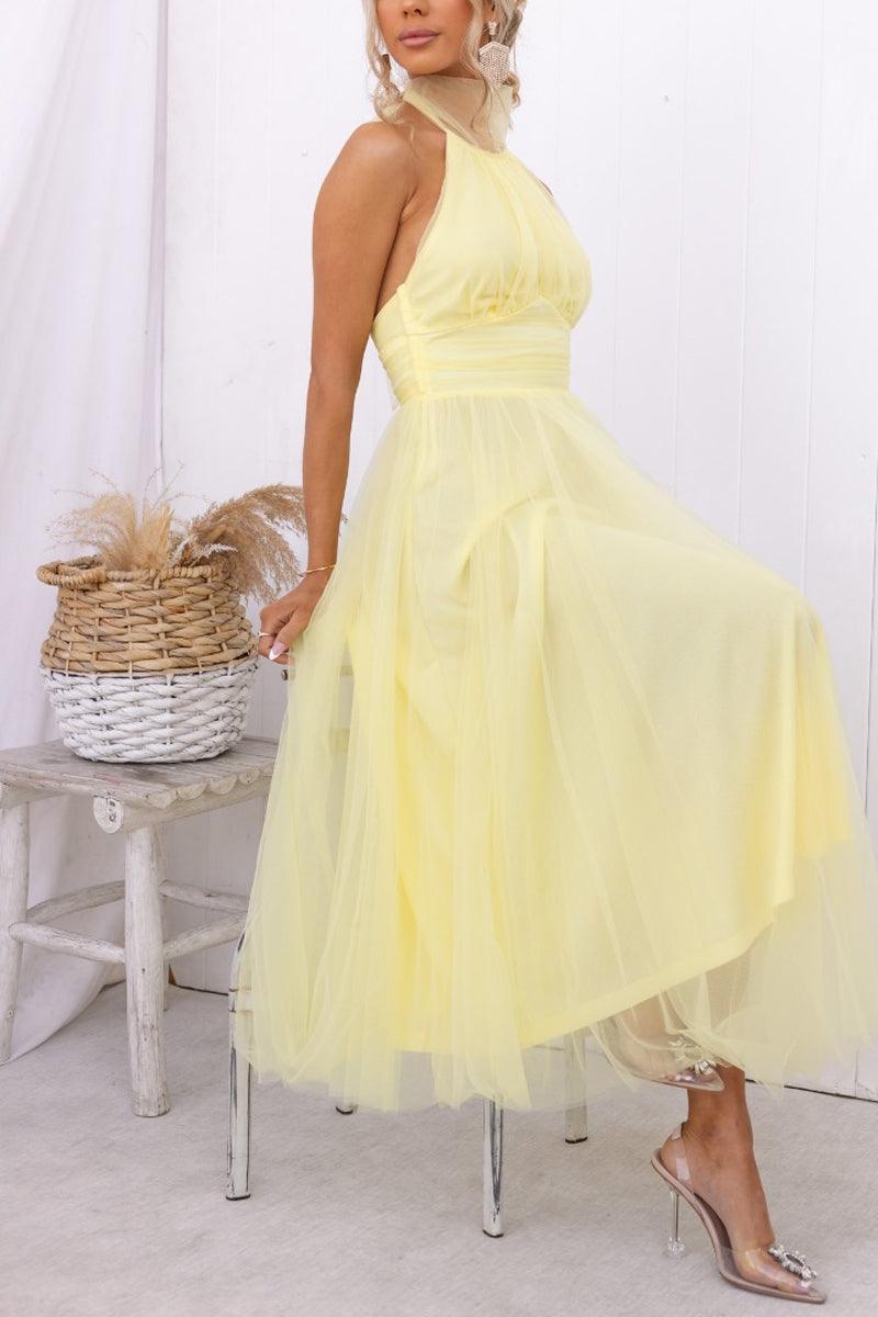 Elegant Maxi Dress with Tulle Details and Halter Neckline - Perfect for a Fairy-tale Look