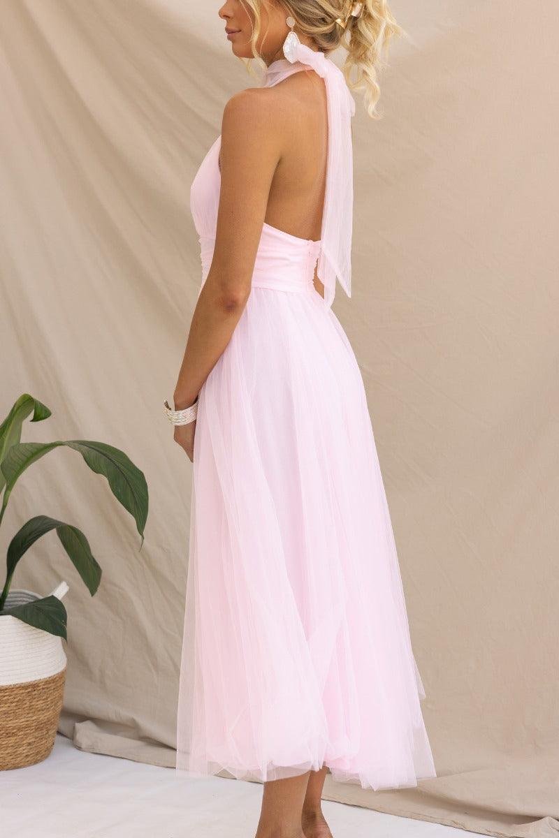 Elegant Maxi Dress with Tulle Details and Halter Neckline - Perfect for a Fairy-tale Look