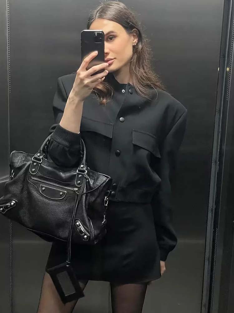 Women's Cropped Bomber Jacket for a Modern and Stylish Look