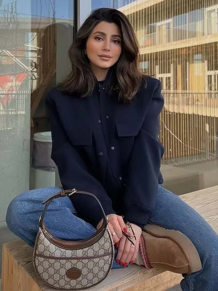 Women's Cropped Bomber Jacket for a Modern and Stylish Look