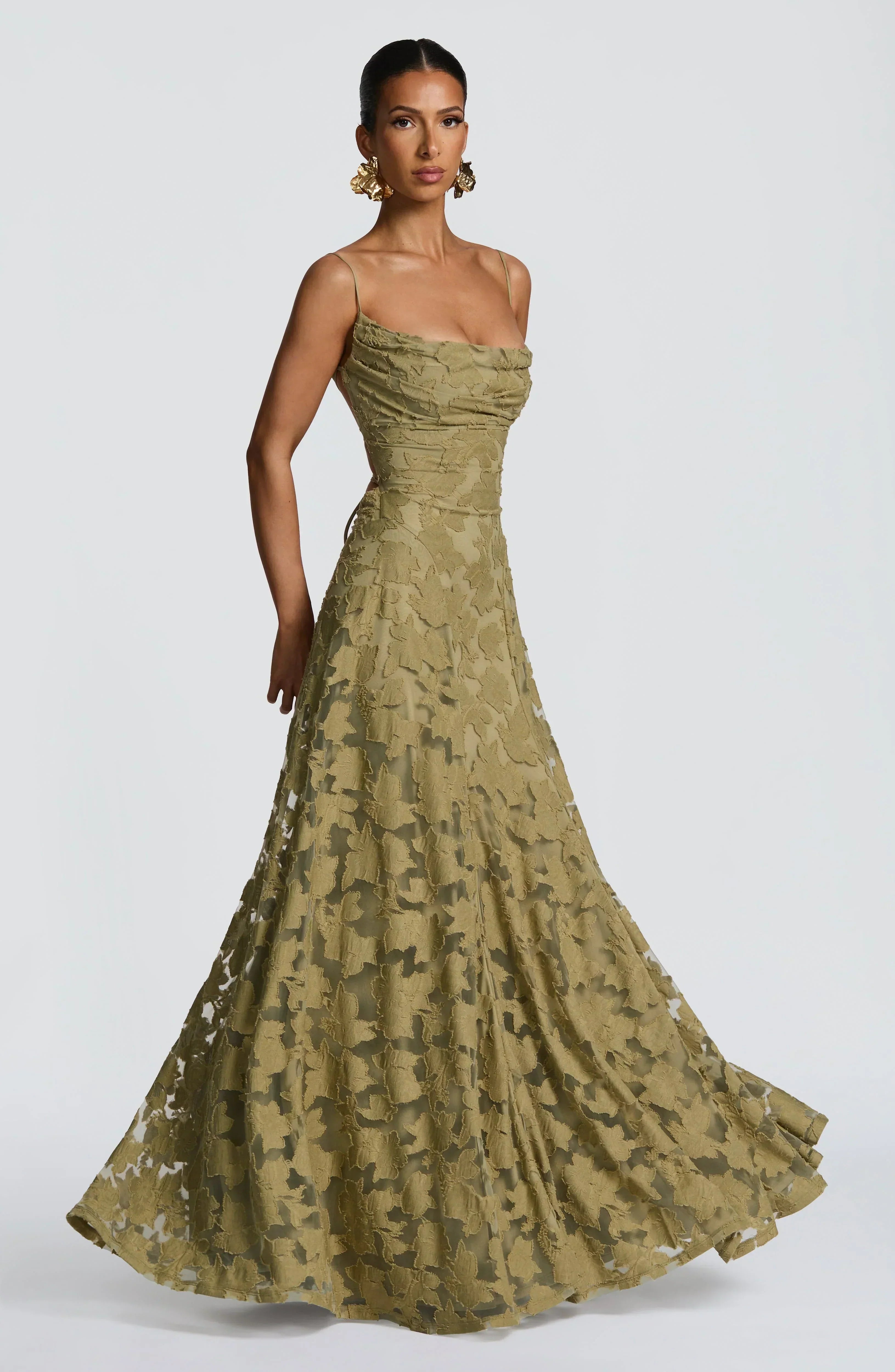 Elegant Lace Corset Long Dress – Timeless Glamour in a Flattering Silhouette