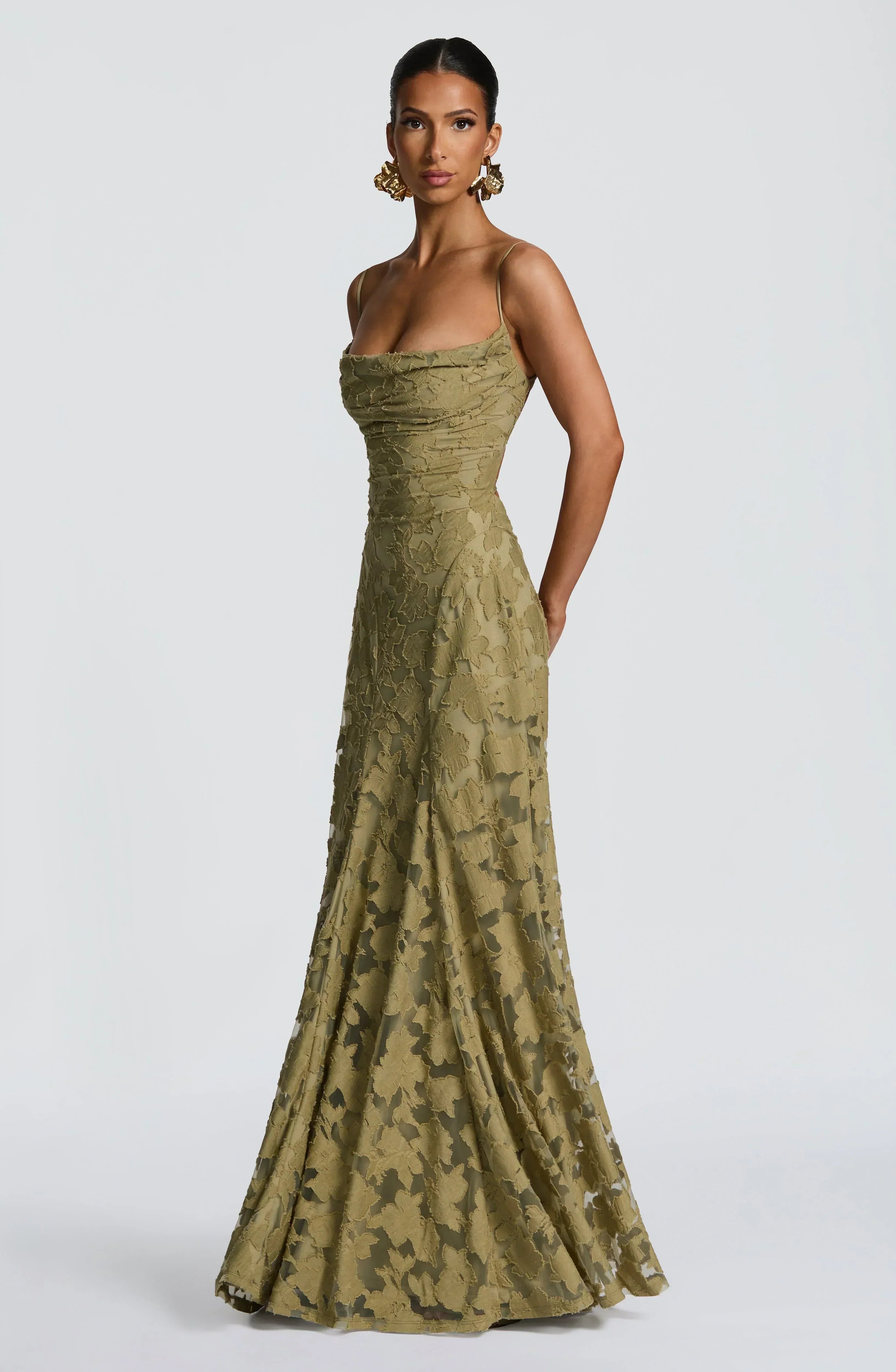 Elegant Lace Corset Long Dress – Timeless Glamour in a Flattering Silhouette