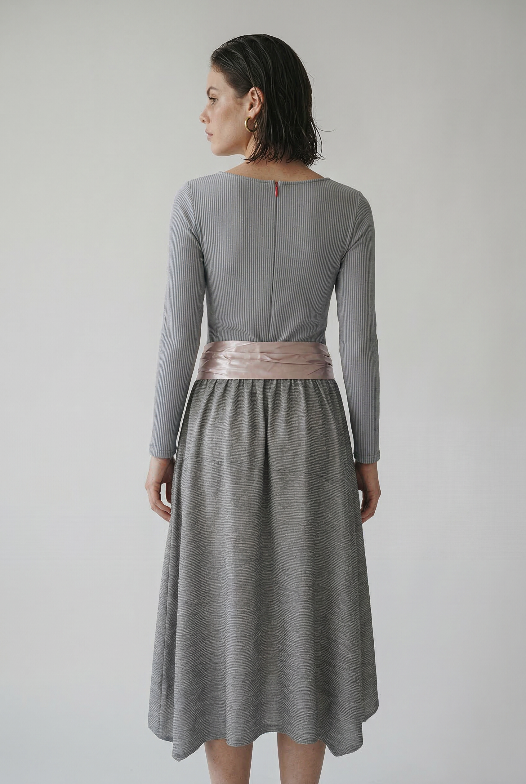 Gray striped retro and stretchy bodycon dress for an elegant silhouette