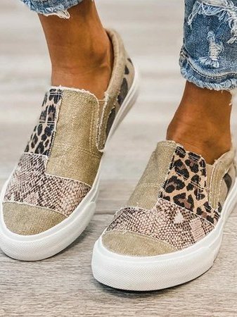 Fashionable Pain-Relieving Slip-Ons for Stylish Comfort