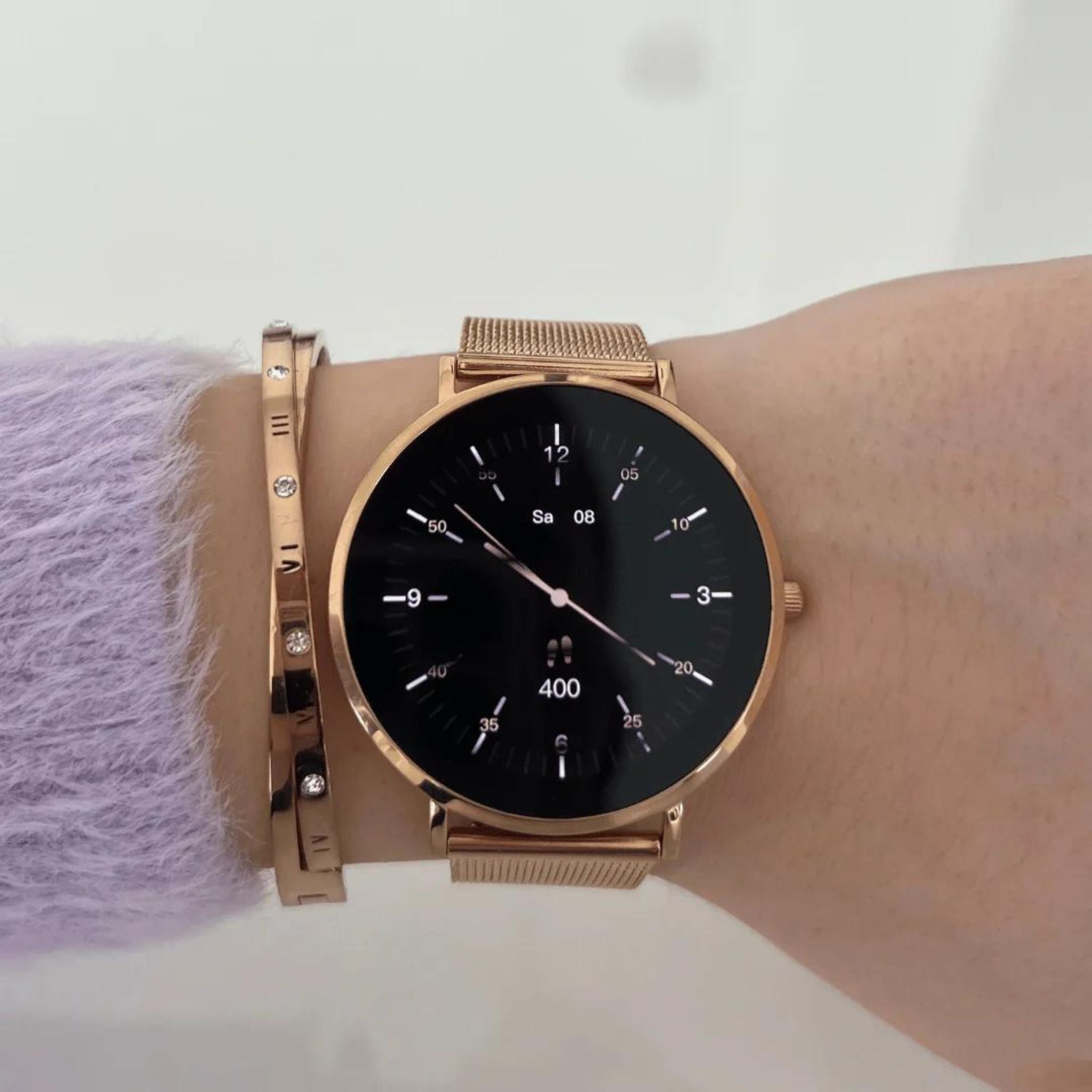 Lumea Smartwatch with Touch Screen for a Modern and Stylish Look
