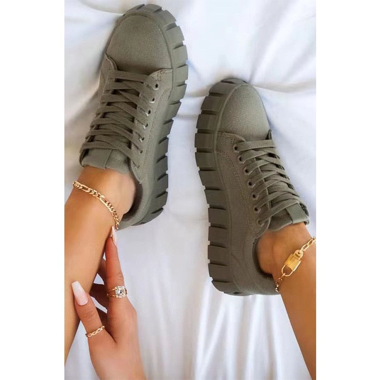Elegant Women's Sport Slippers in Solid Color
