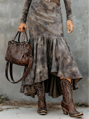 Vintage Long Polyester Dress with Flared Hem and Belt for an Elegant Look