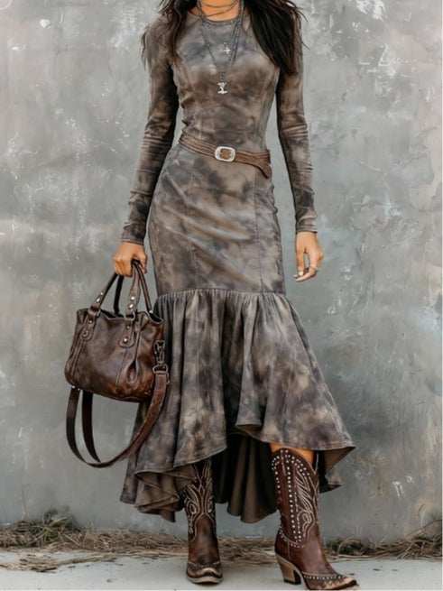 Vintage Long Polyester Dress with Flared Hem and Belt for an Elegant Look