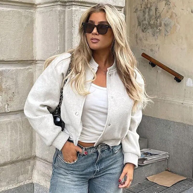 Women's Short Bomber Jacket, the Perfect Look for a Casual Street Style