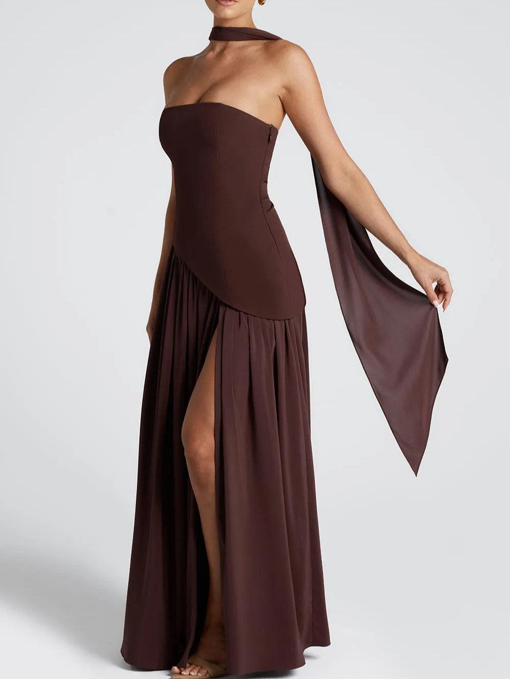 Long strapless dress with slit and elegant ribbon