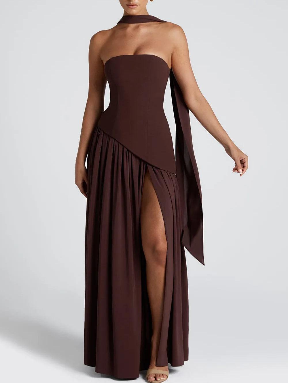 Long strapless dress with slit and elegant ribbon