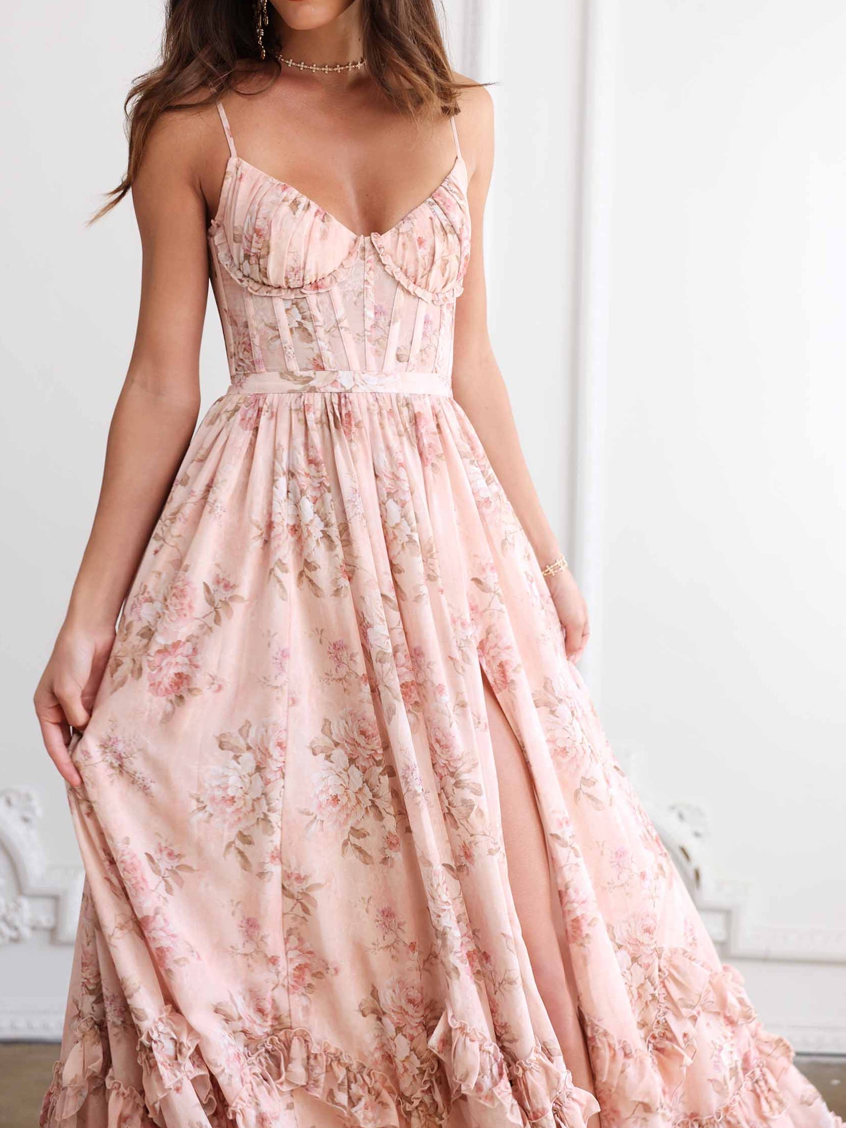 Maxi Flared Dress with Floral Ruffles for an Elegant Style