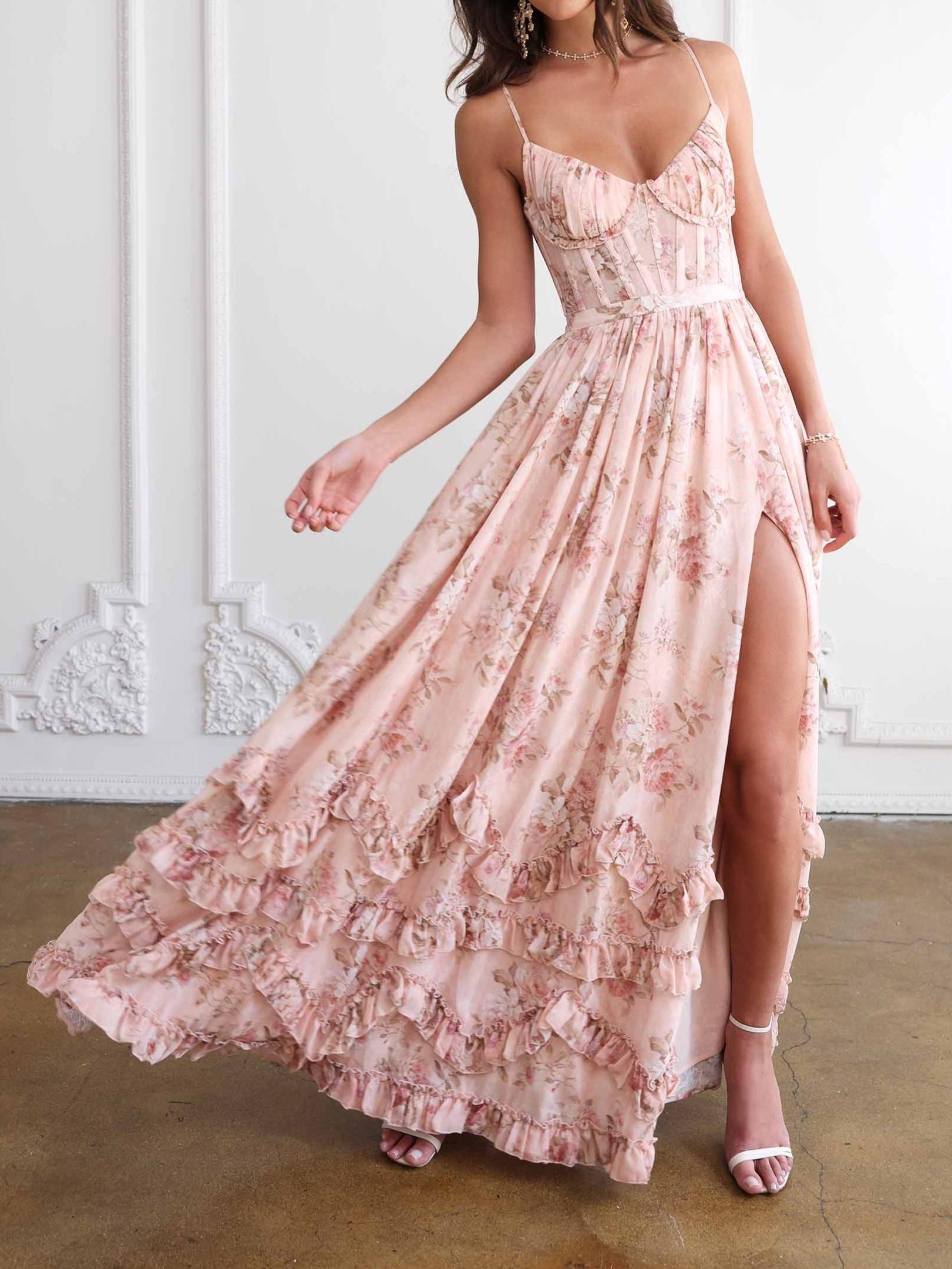 Maxi Flared Dress with Floral Ruffles for an Elegant Style