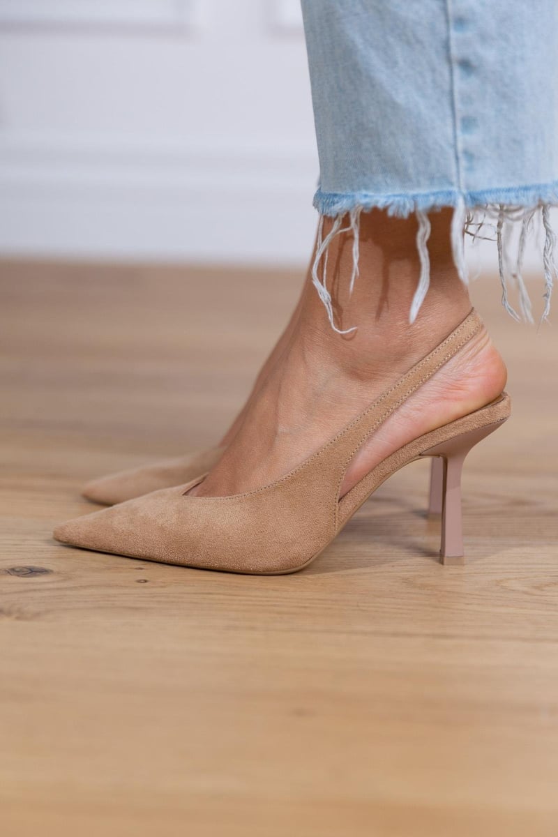 Elegant Suede Slingback Heels for Sophisticated Style