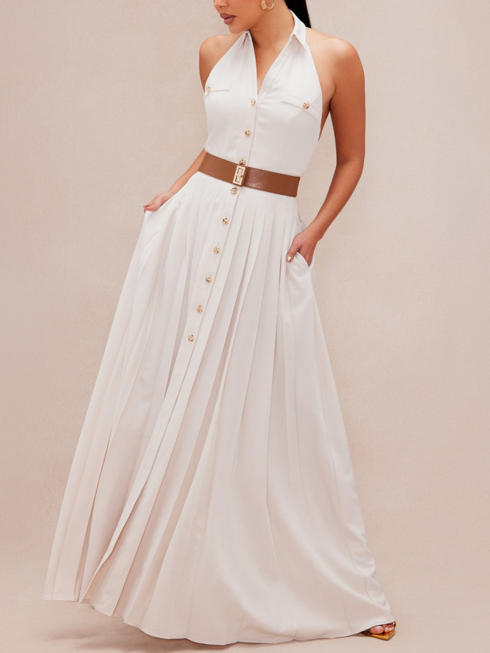 Beige pleated dress with elegant buttons