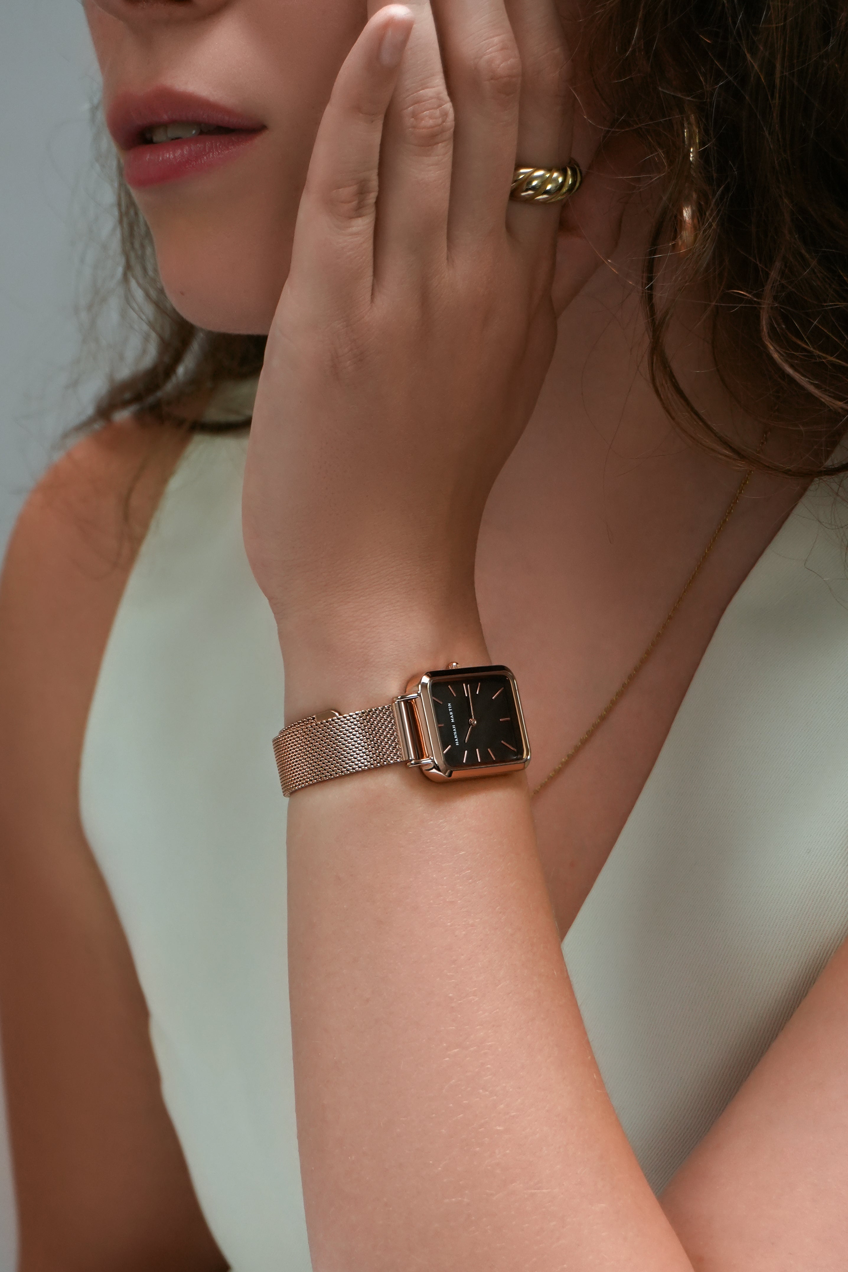 Midnight - Elegant Rectangular Watch with Rose Gold Finish, Stylish Black Dial and Mesh Band