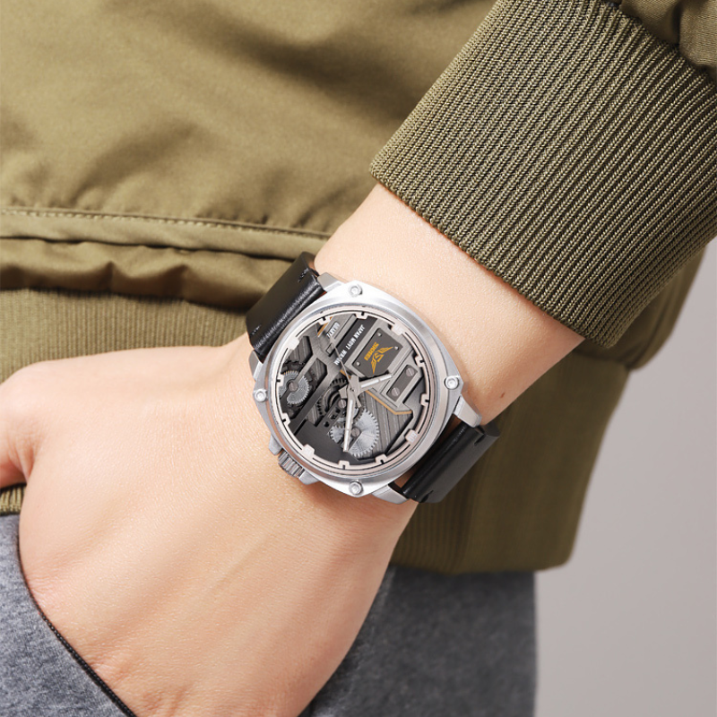 Elegant Leather Quartz Men's Watch