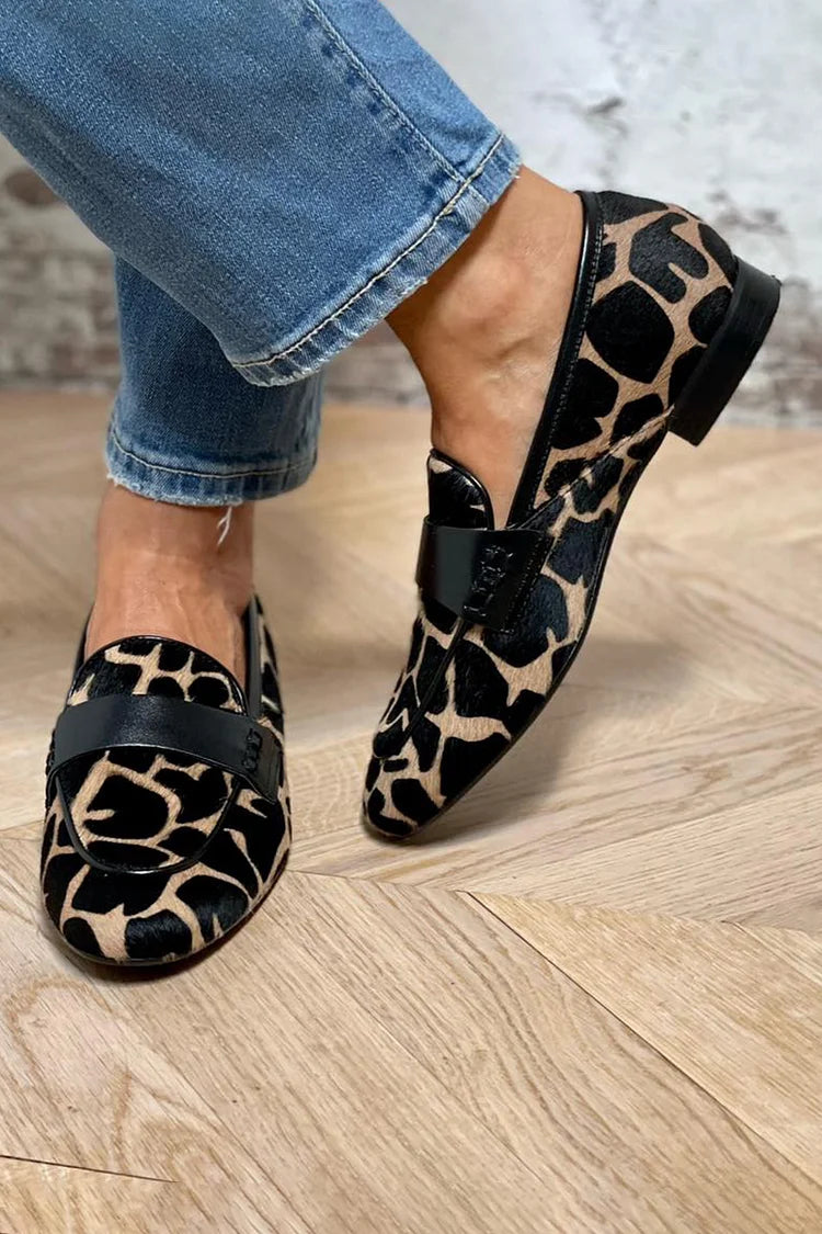 Sophisticated Animal-Print Loafer with Elegant Detailing