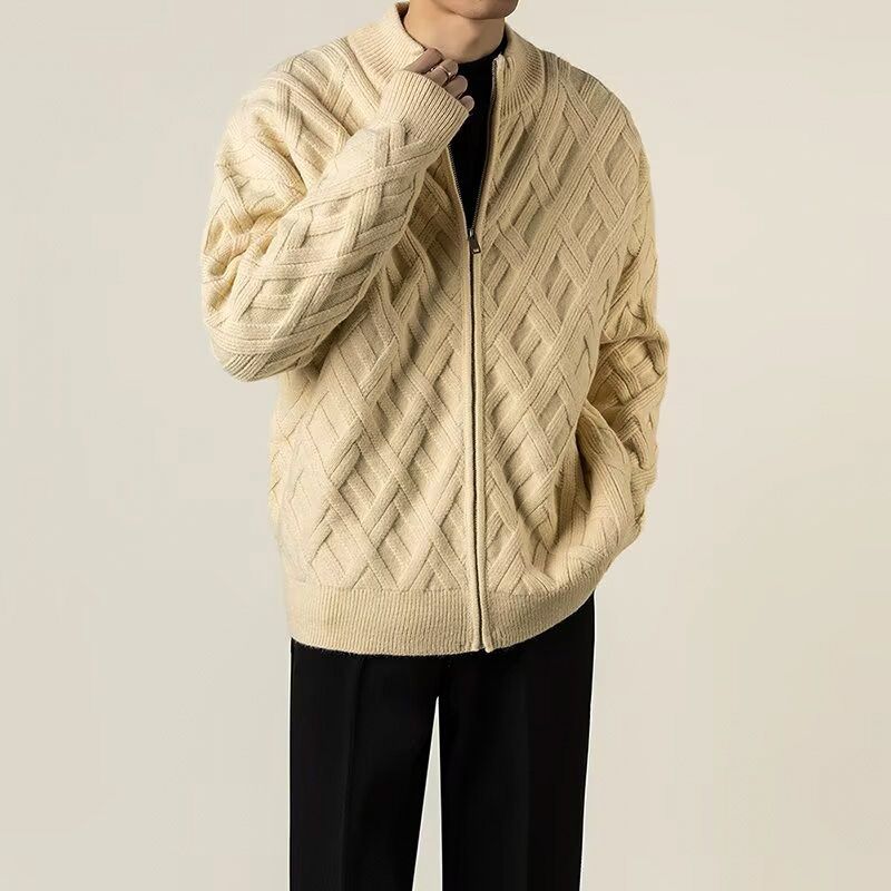 Hunter's Luxurious Angora Wool Jacket for Stylish Comfort
