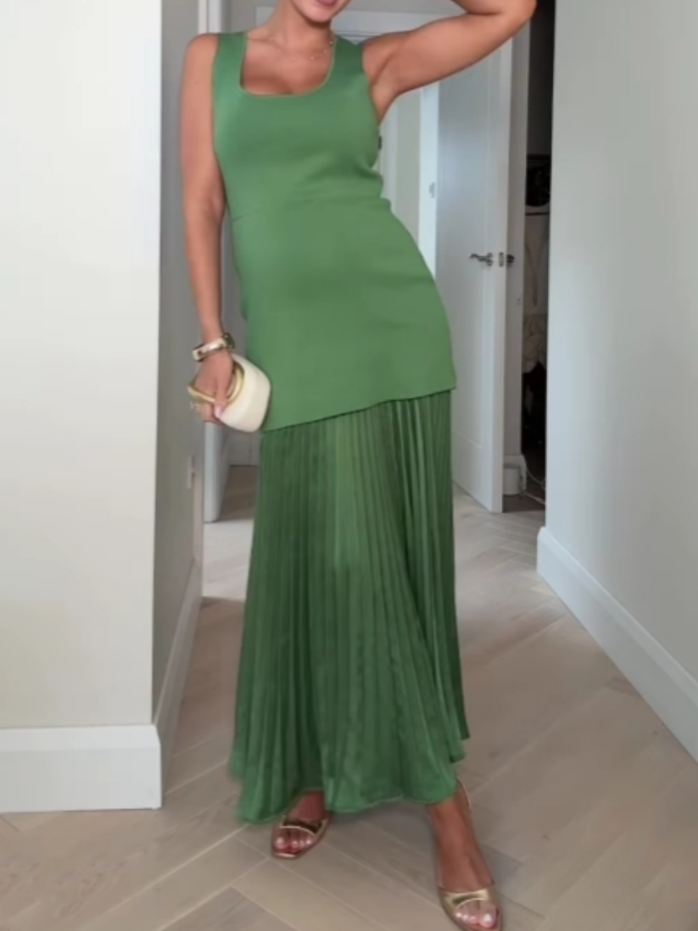 Slim Fit Knit Dress with Pleats and Elegant Patchwork