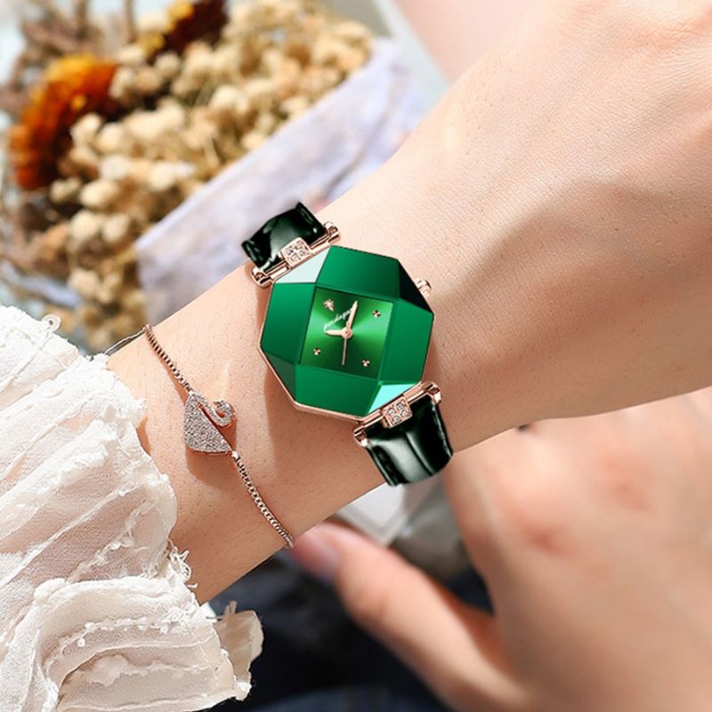 Elegant Quartz Watch with Luxury Green Diamond