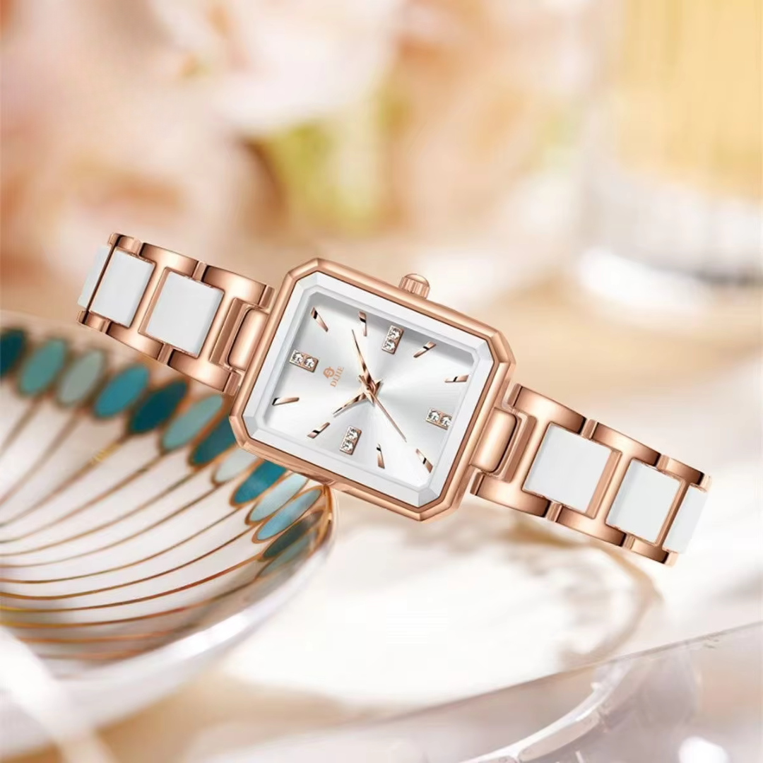 Elegant Luxury Diamond Square Quartz Watch for a Sleek and Stylish Look