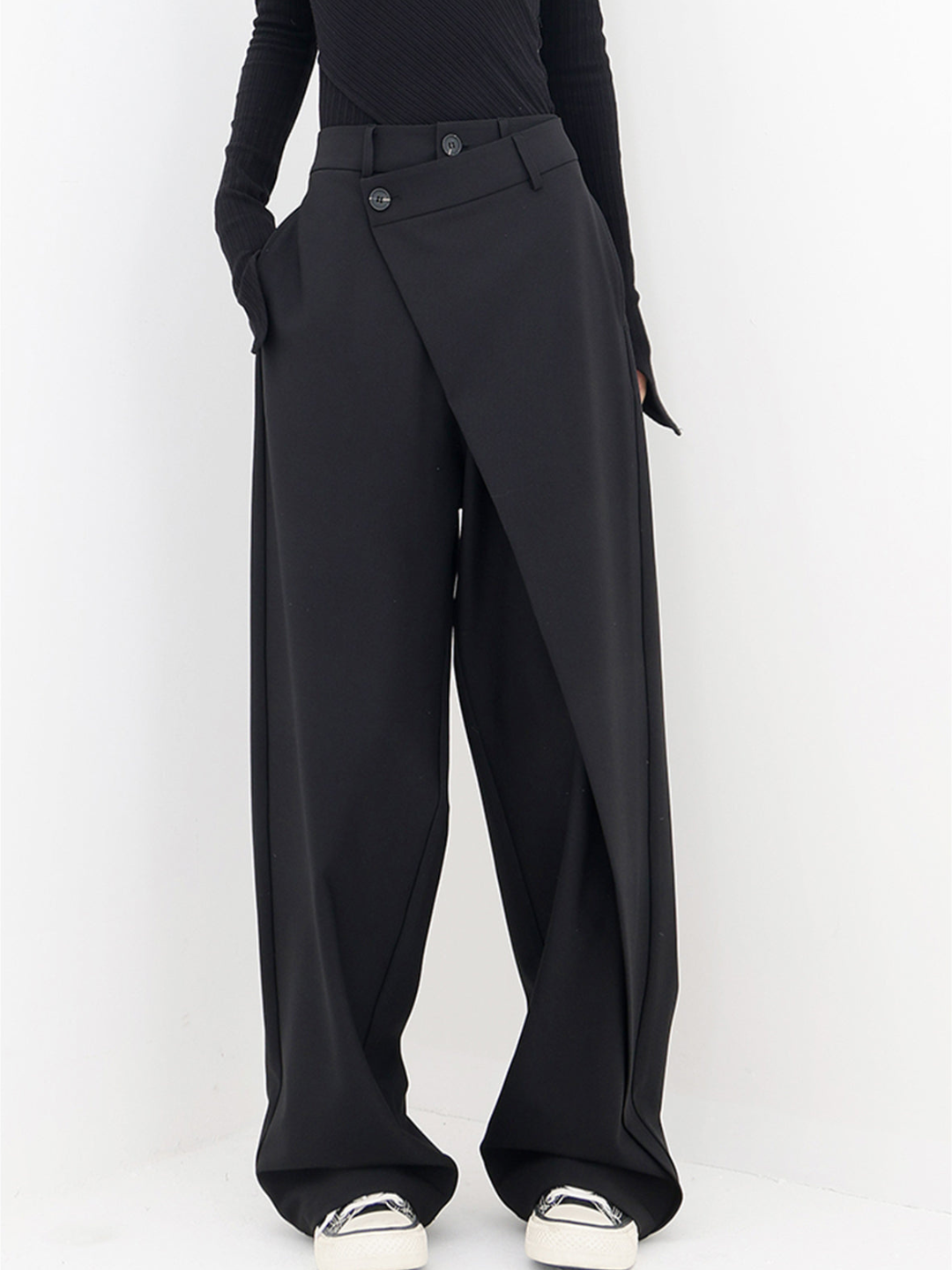 Tina - Stylish Modern Baggy Pants for a Casual Look