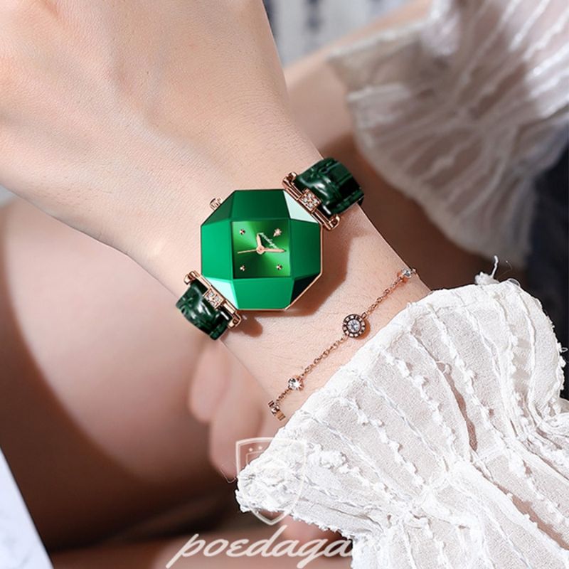 Elegant Quartz Watch with Luxury Green Diamond