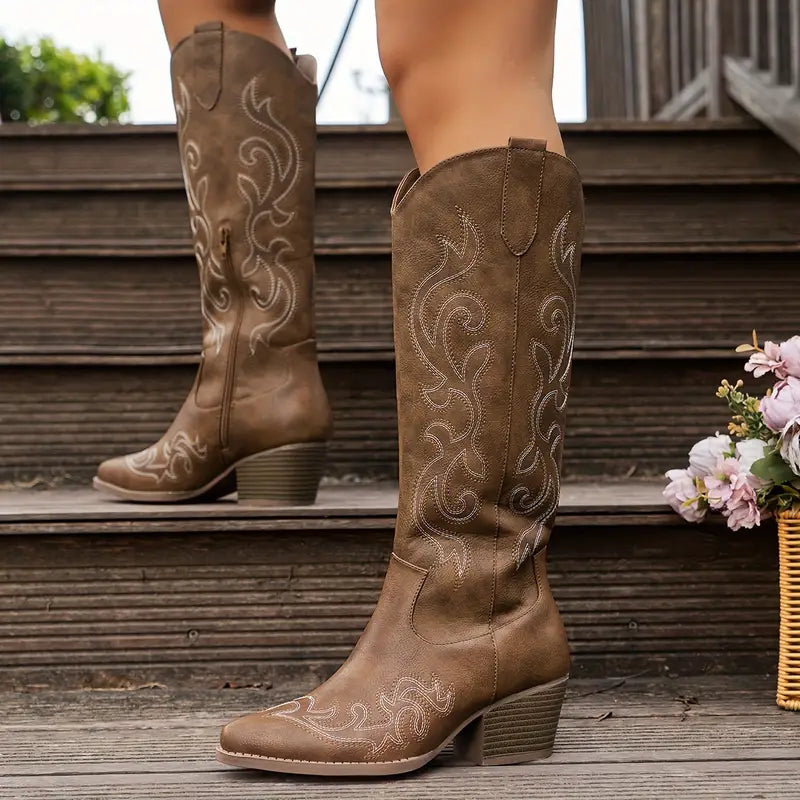 Chic Chunky-Heel Western Boots for a Bold, Modern Western Look