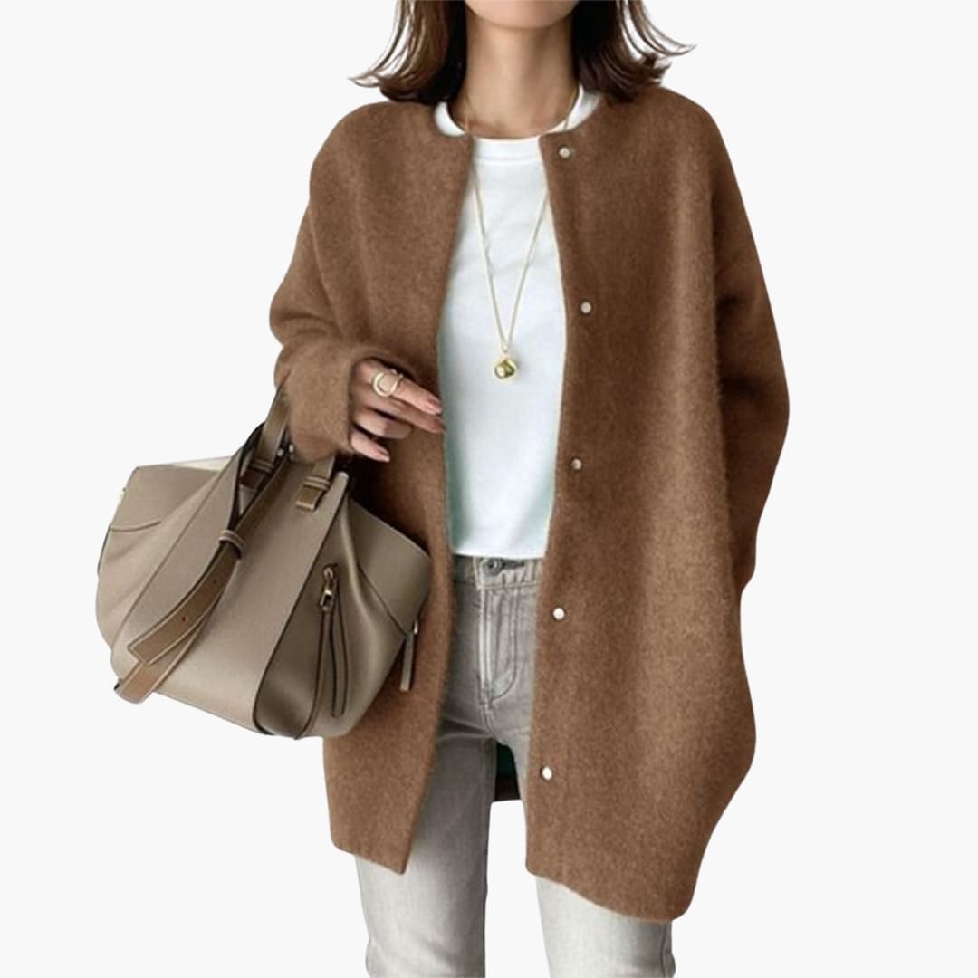 Elegant women's coat with button closure and classic straight hem