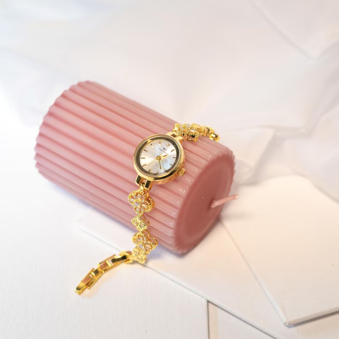 Elegant Loriana Women's Watch with a Feminine Touch