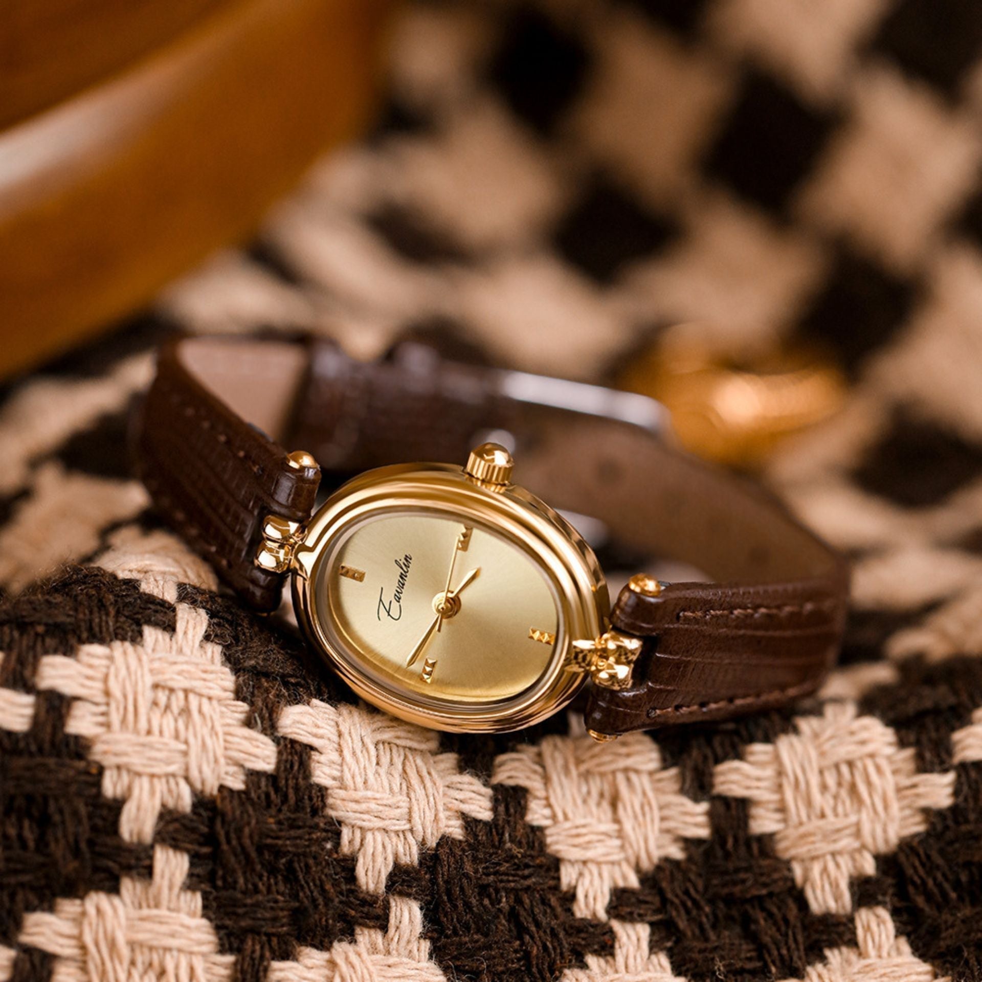 Elegant Classic Design Smith Leather Watch