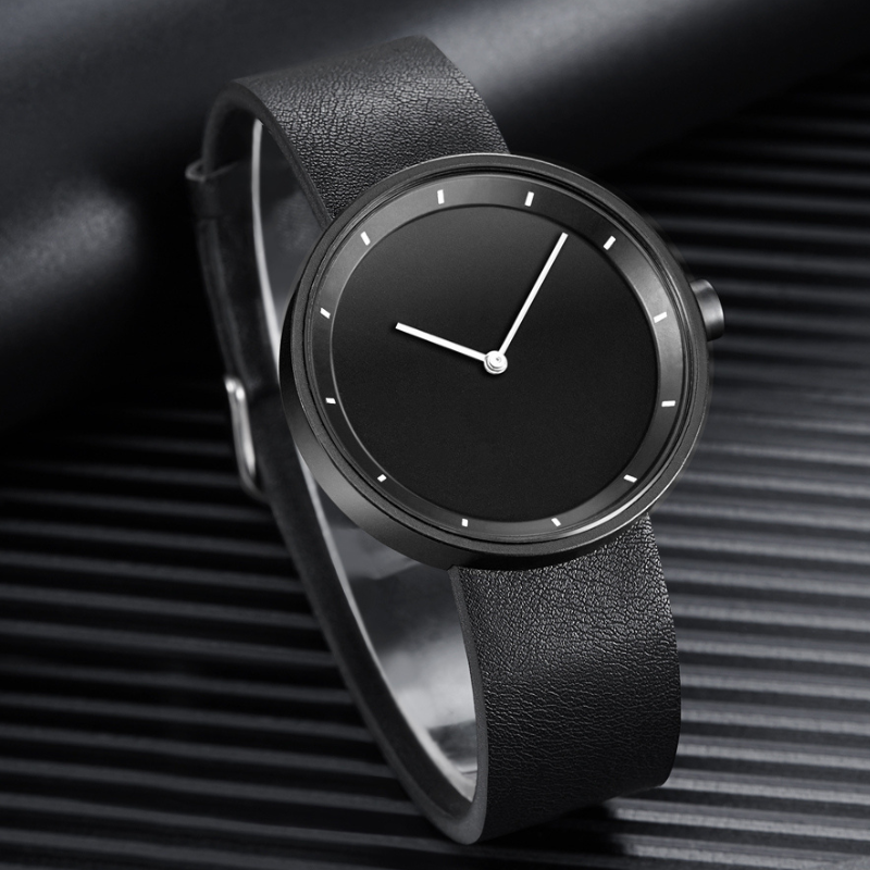 Elegant Quartz Watch with Minimalist Style