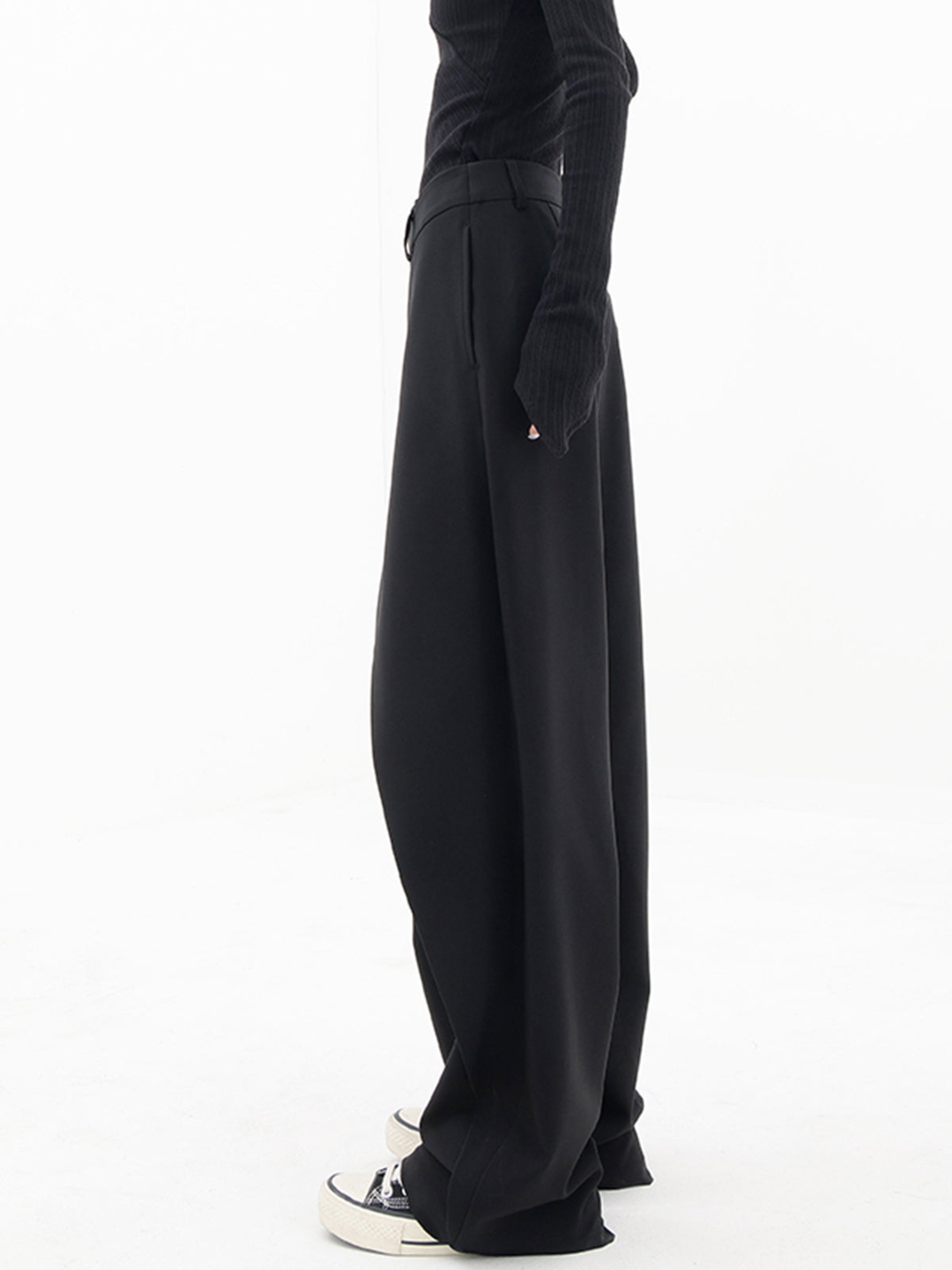 Tina - Stylish Modern Baggy Pants for a Casual Look