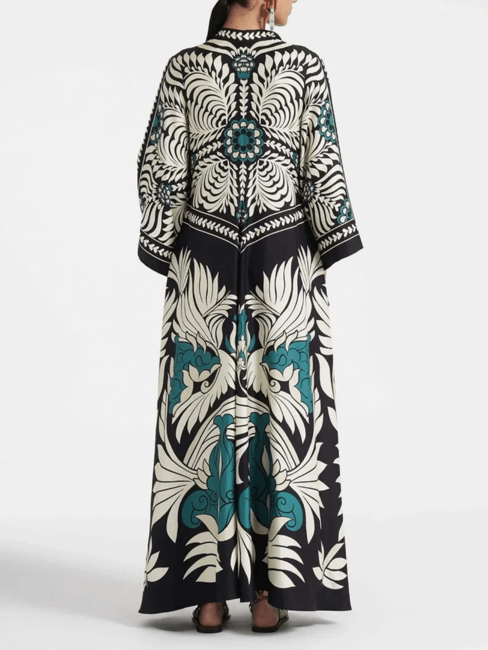 Elegant Maxi Dress with Floral Print and Cascade Sleeves