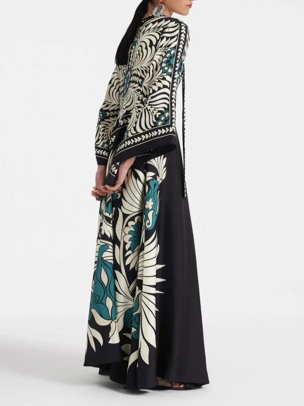 Elegant Maxi Dress with Floral Print and Cascade Sleeves