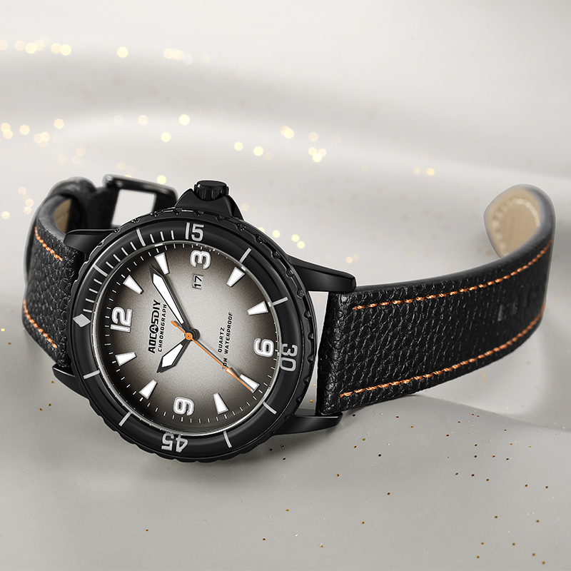Casual watch with an elegant leather strap