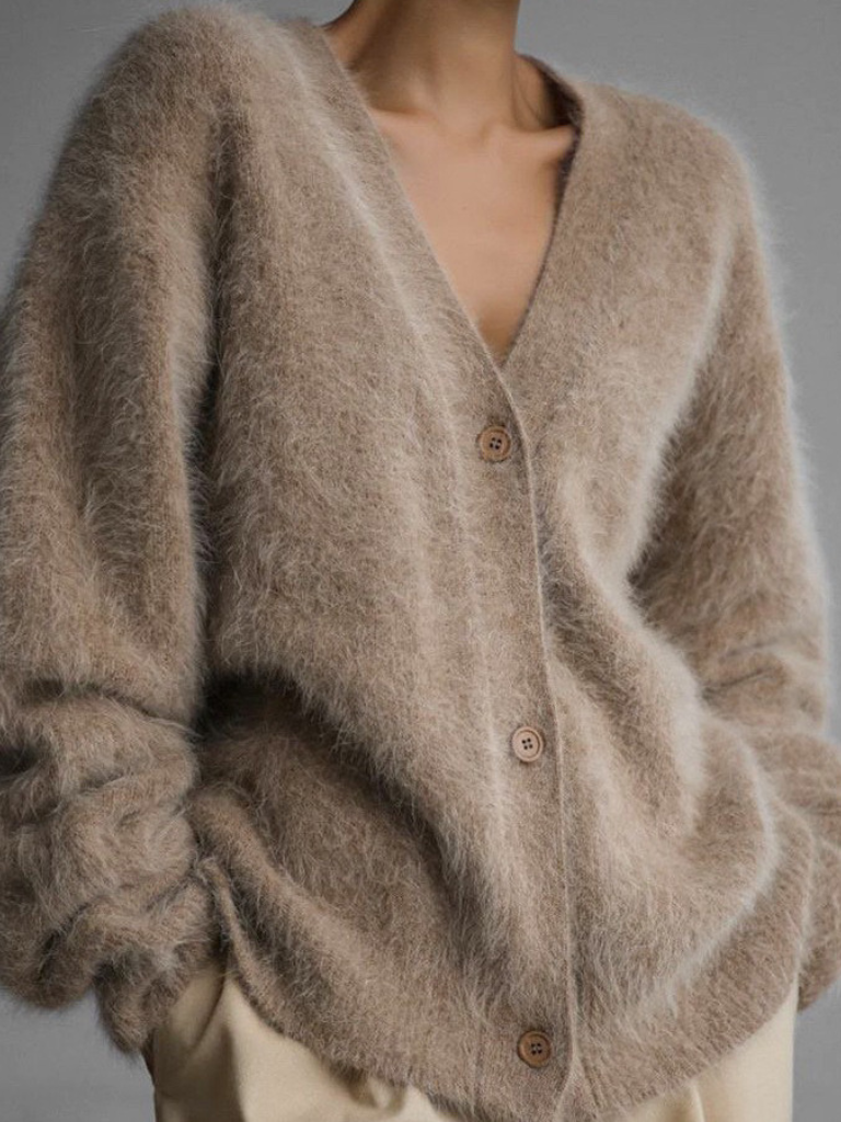 CELESTE LUXE Faux Fur Cardigan - Comfort and Elegance at Your Fingertips