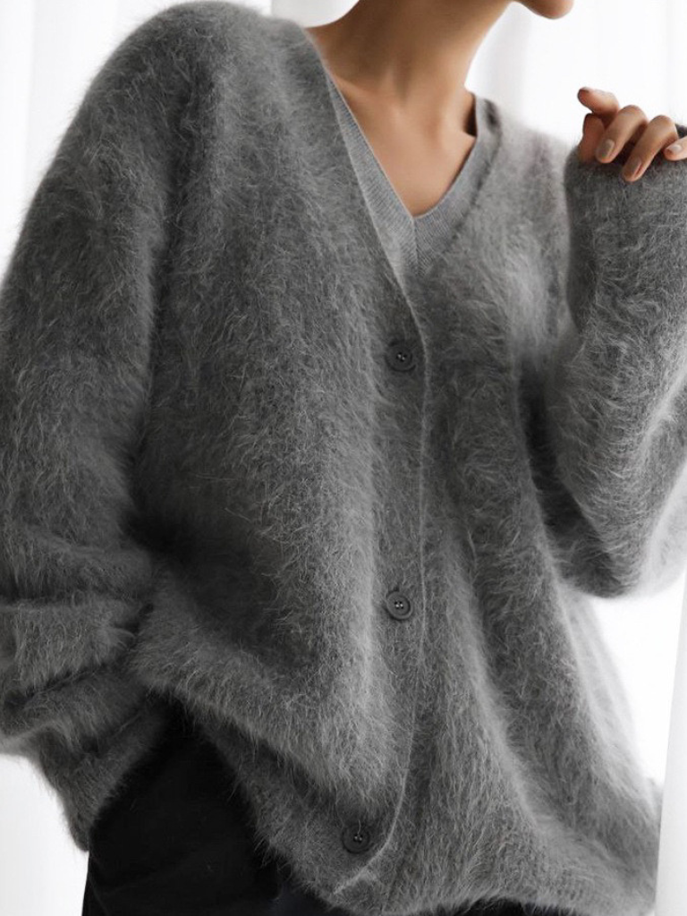 CELESTE LUXE Faux Fur Cardigan - Comfort and Elegance at Your Fingertips