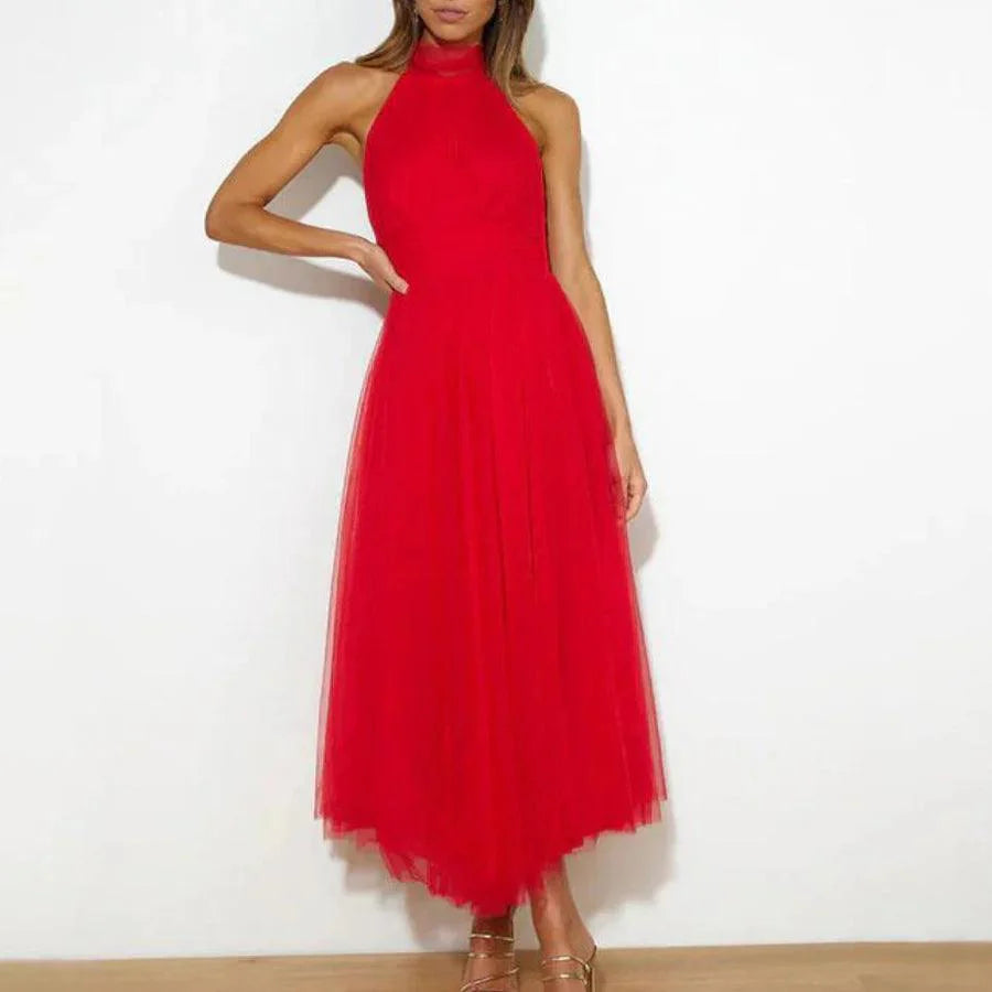 Elegant Maxi Dress with Tulle Details and Halter Neckline - Perfect for a Fairy-tale Look