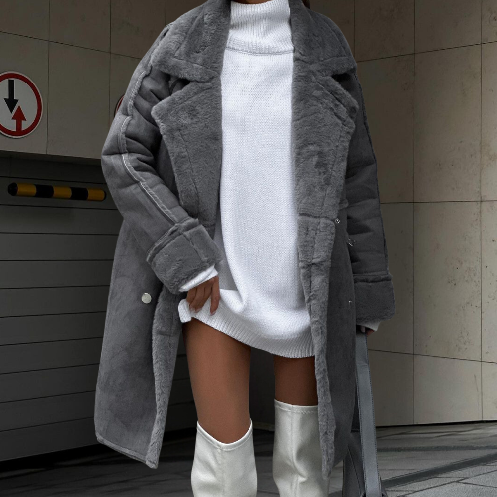 Chic and Cozy Women's Plush Winter Coat for Stylish Comfort