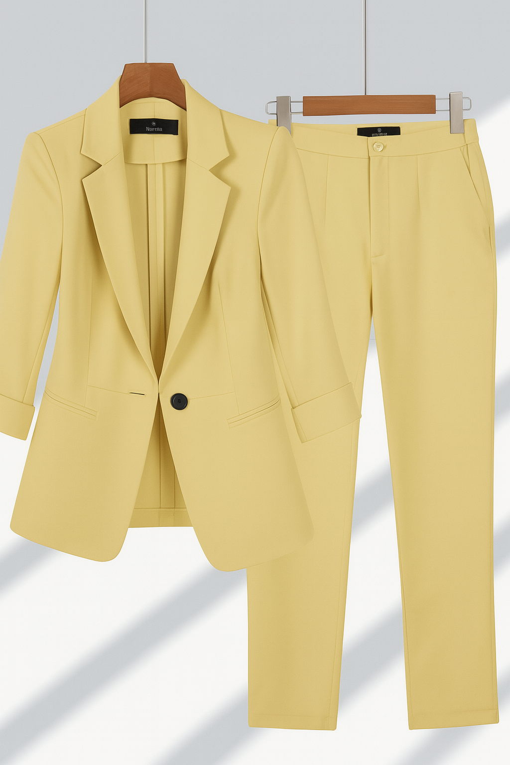 Amanda - Elegant and Modern Blazer Set