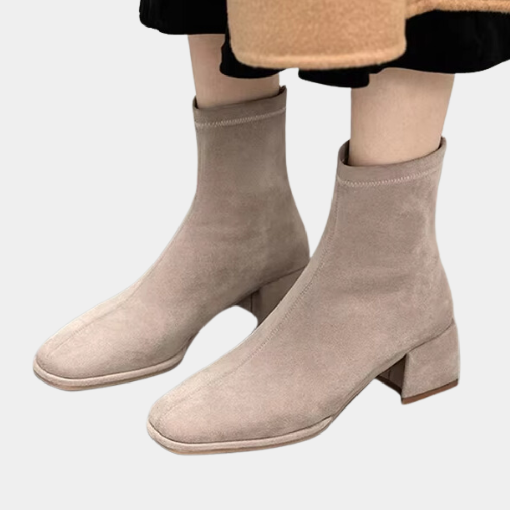 Classic Women's Boots – Elegant and Comfortable Design