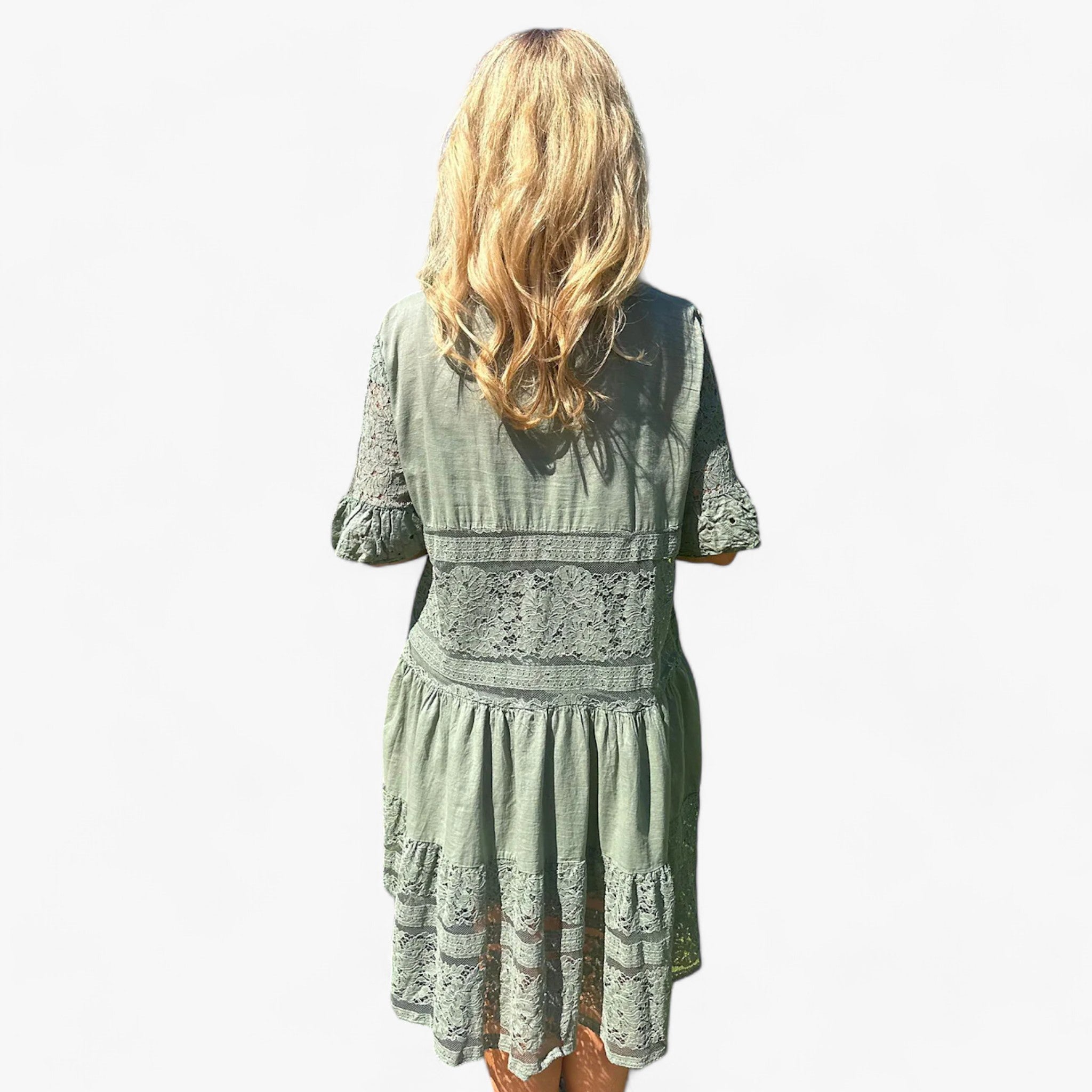 Adele | Lace Dress – Modern elegance with fine details