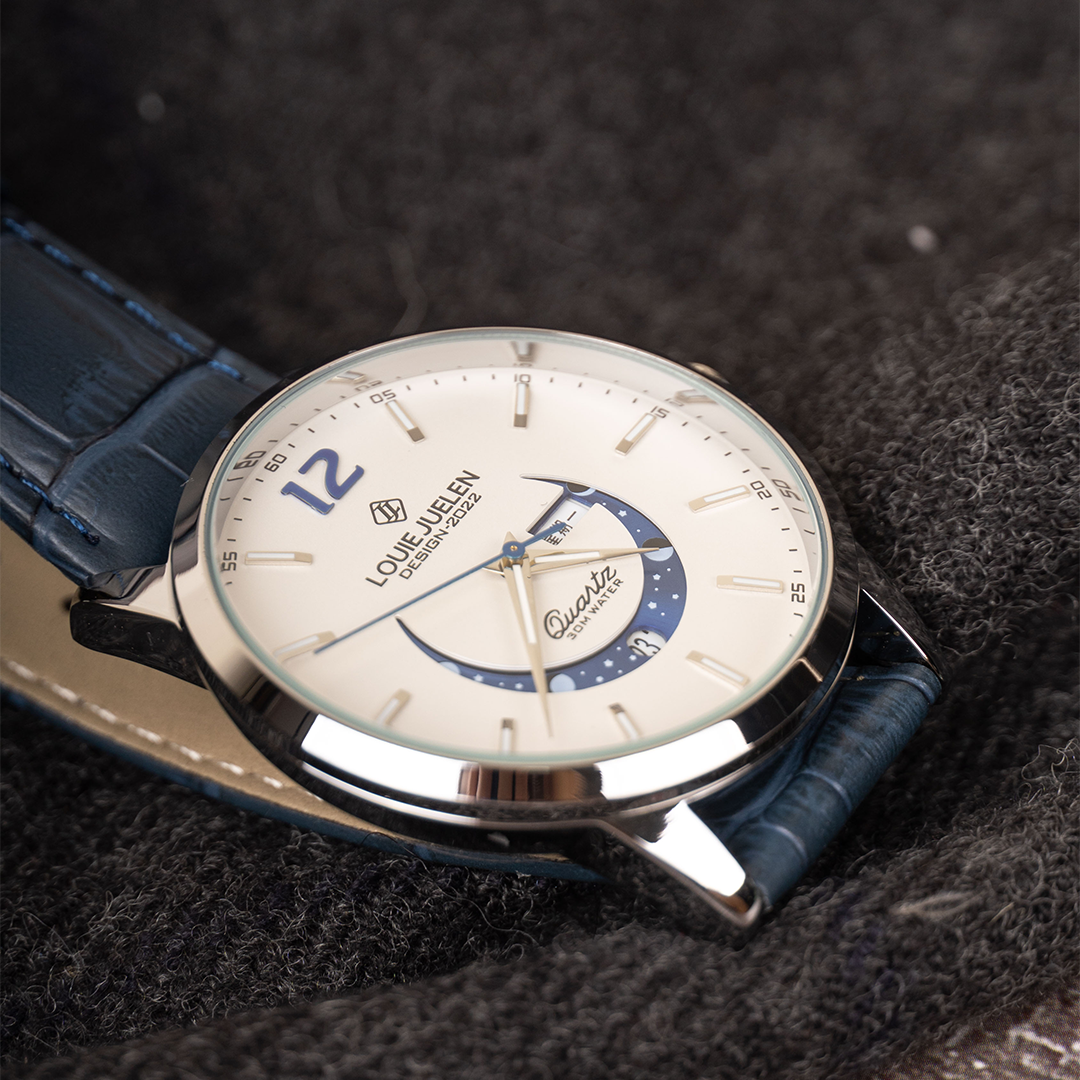 Elegant watch with luminous moon phase