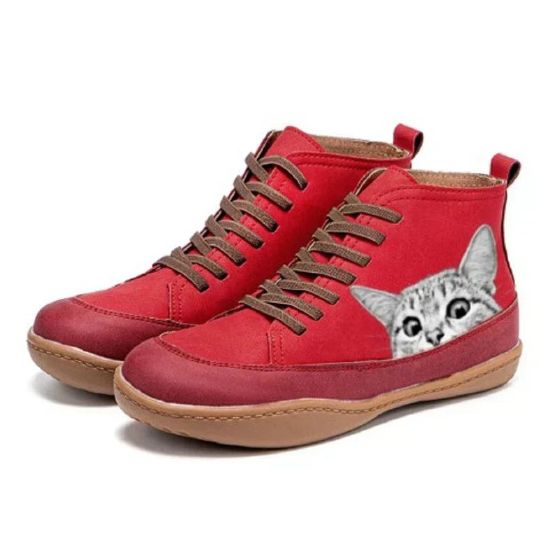 Stylish Leather Boots Featuring a Cat Motif