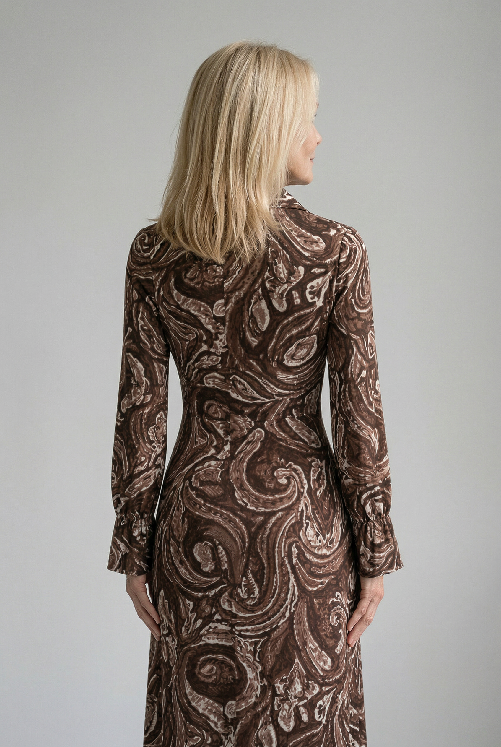 Elegant Vintage Maxi Dress with Paisley Pattern and Zipper